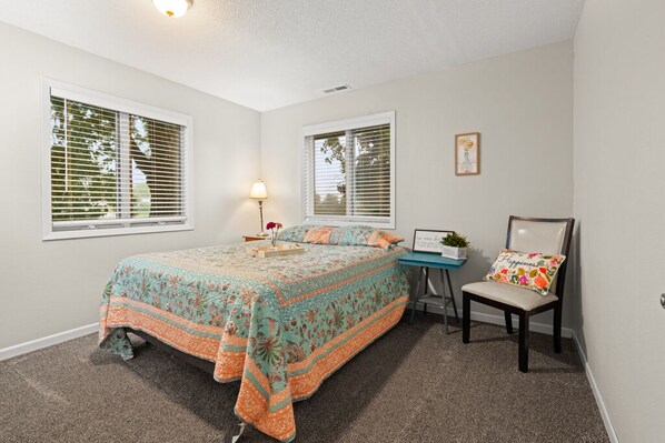 4 Schlafzimmer, Schreibtisch, Bügeleisen/Bügelbrett, kostenloses WLAN