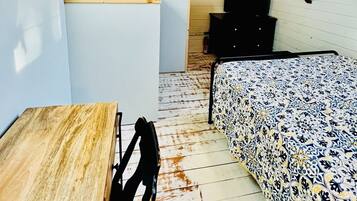 2 bedrooms, desk, iron/ironing board, free WiFi