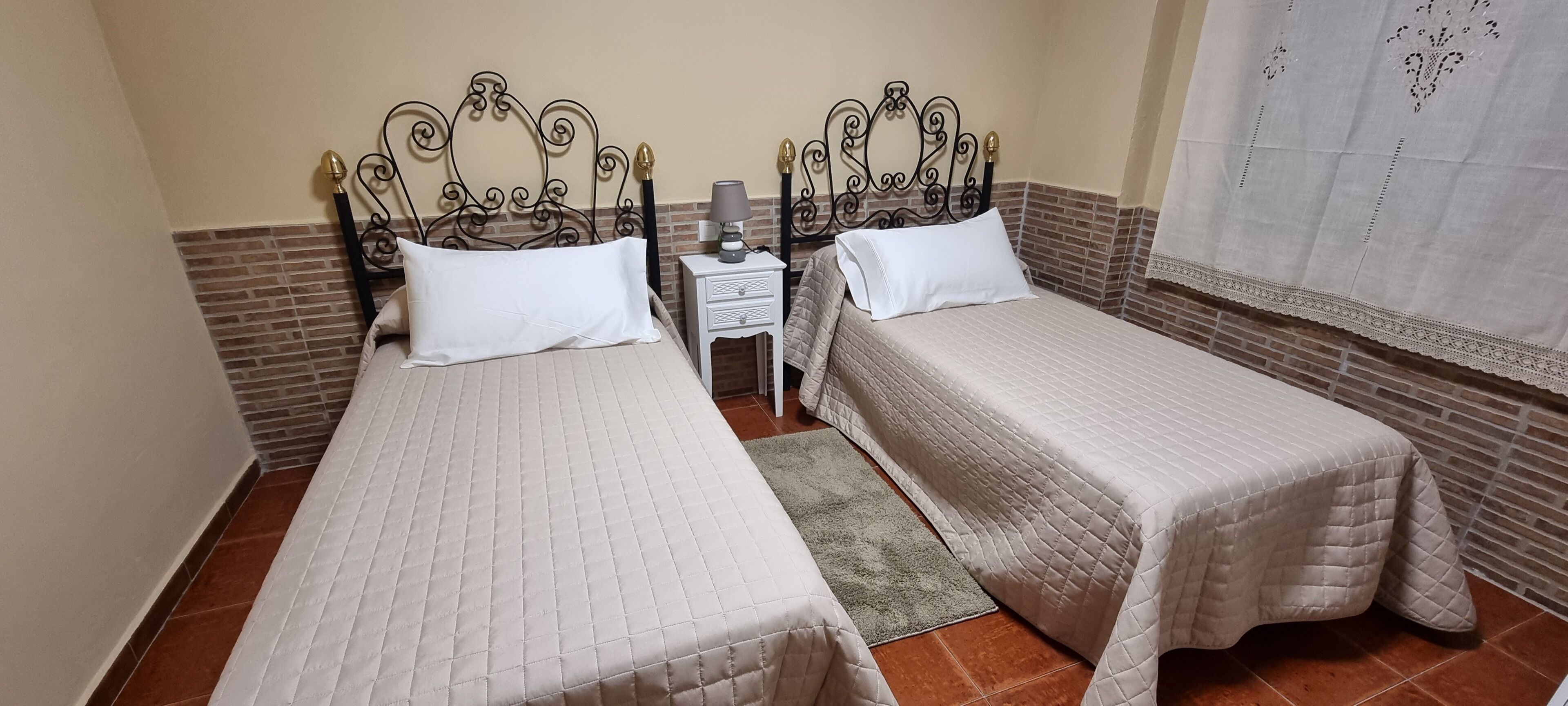 3 bedrooms, in-room safe, desk, iron/ironing board