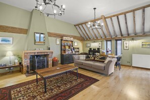 Interior - 1880's Barn Conversion - Sleeps 4 & Pet Friendly (Runham)