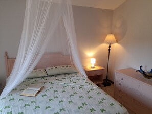 1 chambre, fer et planche à repasser, Wi-Fi, literie fournie