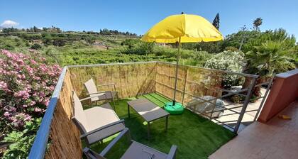 Margherita's nest by the sea-Sleeps 3-Pet friendly