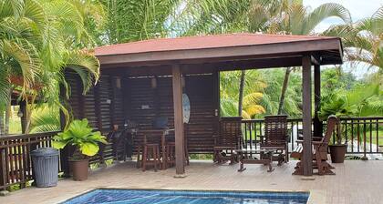 Cabana de verano ,piscina ,lago y playa <br><br>