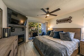 2 bedrooms, desk, free WiFi, bed sheets