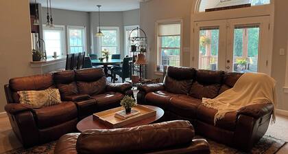 Island home on the water with pool. Bring your boat or jet skis ! Golf near by