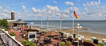 Luxury captain's apartment 'Helgoland-Avantgarde' directly on the south beach in WHV