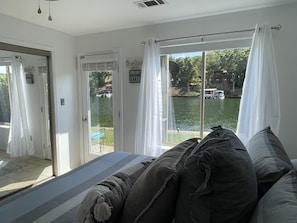 1 bedroom, iron/ironing board, free WiFi, bed sheets - Relaxation Destination--updated lakefront condo just steps from Lake Hamilton!!! (Hot Springs)