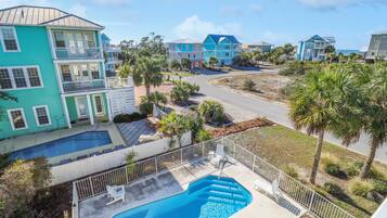 Huis, meerdere bedden (Sea Breeze Manor) | Zwembad