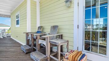 House, Multiple Beds (Sea Breeze Manor) | Terrace/patio