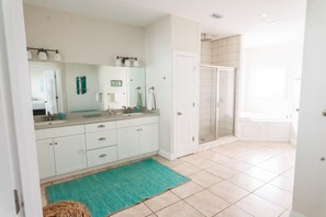 House, Multiple Beds (Veranda Views) | Private kitchen