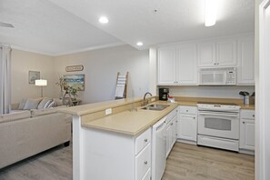 コンドミニアム ベッド (複数台) ビーチビュー (Summerhouse 209) | 専用キッチン