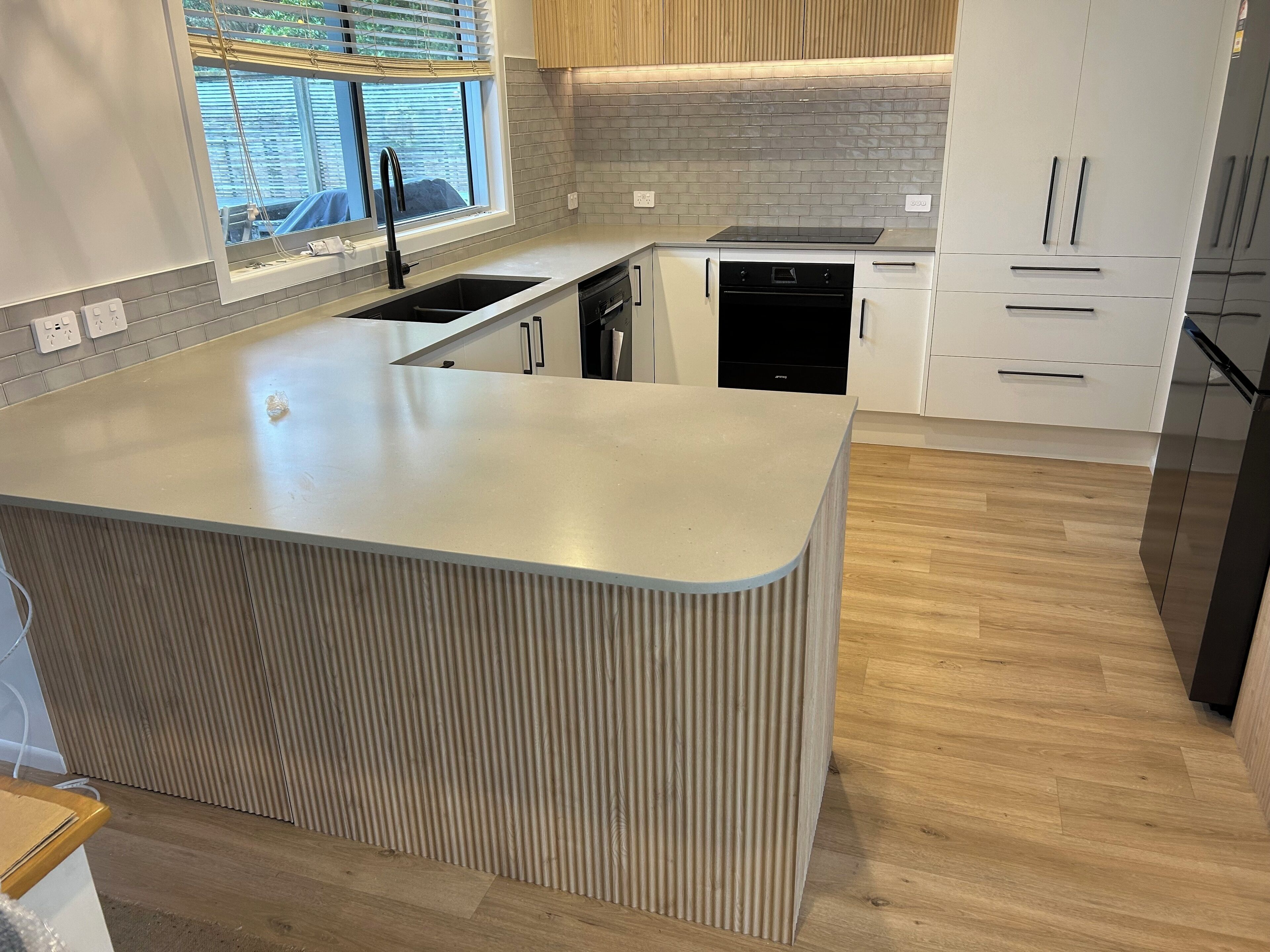 Fridge, microwave, dishwasher, coffee/tea maker