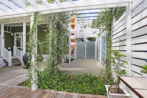 House, Multiple Beds (Slice of Heaven) | Terrace/patio