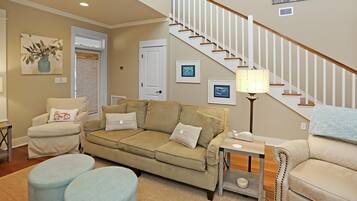 ํ์ฐ์ค, ์นจ๋(์ฌ๋ฌ ๊ฐ) (Slice of Heaven) | ๊ฑฐ์ค ๊ณต๊ฐ