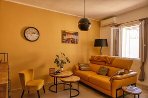 Smart TV, video game console, printers - Jean’s modern village house (Gordes)