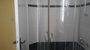 Apartamento, 2 habitaciones, fumadores, balcón | Baño