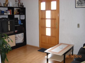 Apartamento, 2 habitaciones, fumadores, balcón | Sala de estar | Libros