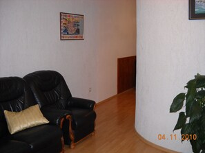 Appartamento, 2 camere da letto, fumatori, balcone | Soggiorno | Libri