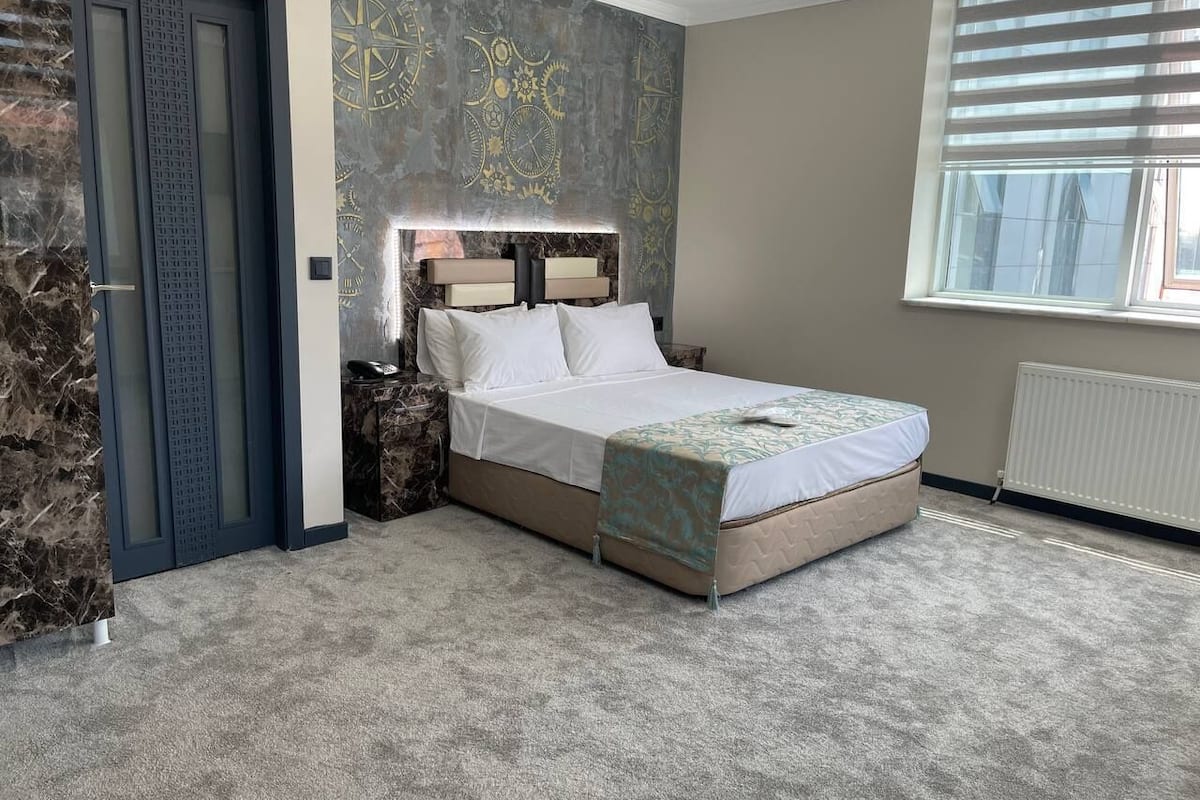 Individually furnished, soundproofing, free WiFi