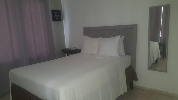 1 bedroom, Internet - Hotel Casa Docia - Standard Queen Room - 1 (Samaná)