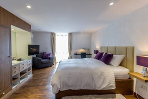 House, 5 Bedrooms, Patio - Fabulous Dasiri Townhouse With 5 Bedrooms (Bangkok)