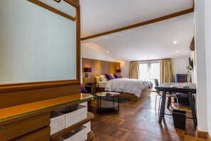 House, 5 Bedrooms, Patio | 5 bedrooms - Fabulous Dasiri Townhouse With 5 Bedrooms (Bangkok)