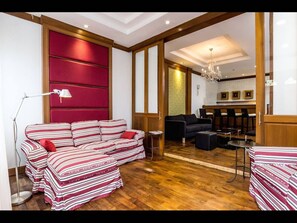 Apartment, 1 Bedroom, Patio | Living area