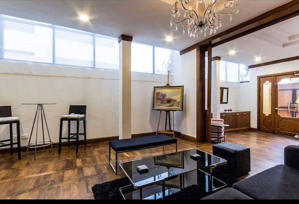 Appartamento, 1 camera da letto, patio | Area soggiorno