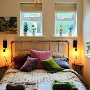Apartment, 2 Bedrooms, Patio, River View