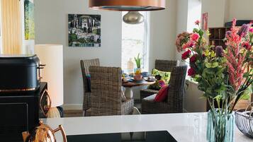 Apartment, 2 Bedrooms, Patio, River View | Interior