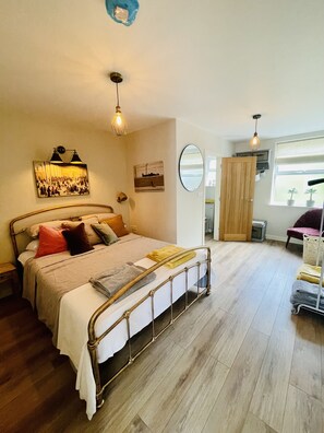 Apartment, 2 Bedrooms, Patio, River View