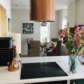 Apartment, 2 Bedrooms, Patio, River View | Interior