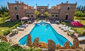 Villa - flere soveværelser - handicapvenligt - ryger | Pool | Udendørs pool