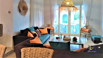 Villa, 4 Bedrooms, Accessible, Smoking | Living area