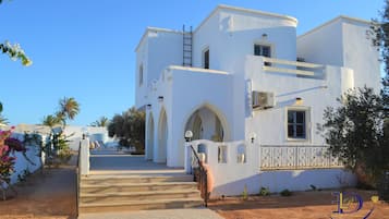 Villa, 4 Bedrooms, Accessible, Smoking | Exterior