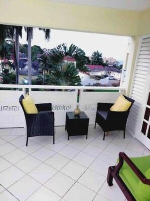 Balcony - Lulu Bell Mystic Ridge, 73 Apartment (Ocho Rios)