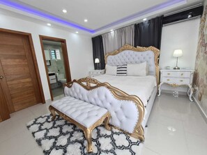 Apartment, 3 Bedrooms, Smoking, Balcony | 3 bedrooms