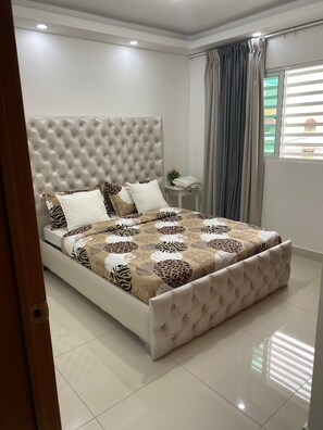 Apartment, 3 Bedrooms, Smoking, Balcony | 3 bedrooms