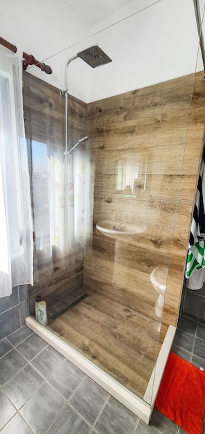 Appartement, 2 chambres, fumeur, balcon | Salle de bain
