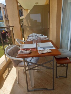 Appartement, 2 slaapkamers, balkon, uitzicht op tuin | Balkon