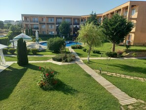 Apartment, 2 Bedrooms, Balcony, Garden View | Property grounds