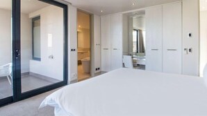 Unclassified image, 5 of 15, button - Two Bedroom With Bbq and Sea Views and Splash Pool (Hermanus)