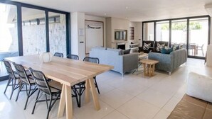 Unclassified image, 4 of 15, button - Two Bedroom With Bbq and Sea Views and Splash Pool (Hermanus)