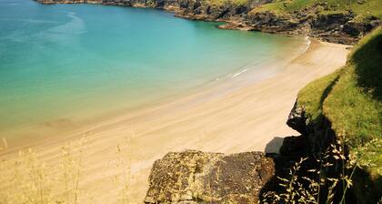 Crowsnest - Overlooking Trebarwith Strand