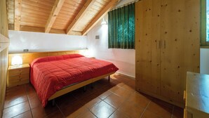 Chalet, 1 makuuhuone, esteetön, tupakointi sallittu | 1 makuuhuone, pimennysverhot, vuodevaatteet