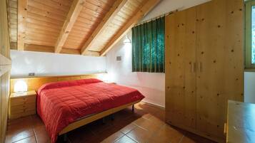 1 bedroom, blackout curtains, bed sheets