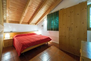 Nhà gỗ, 1 phòng ngủ, phù hợp cho người khuyết tật, hút thuốc | 1 phòng ngủ, màn/rèm cản sáng, bộ trải giường 