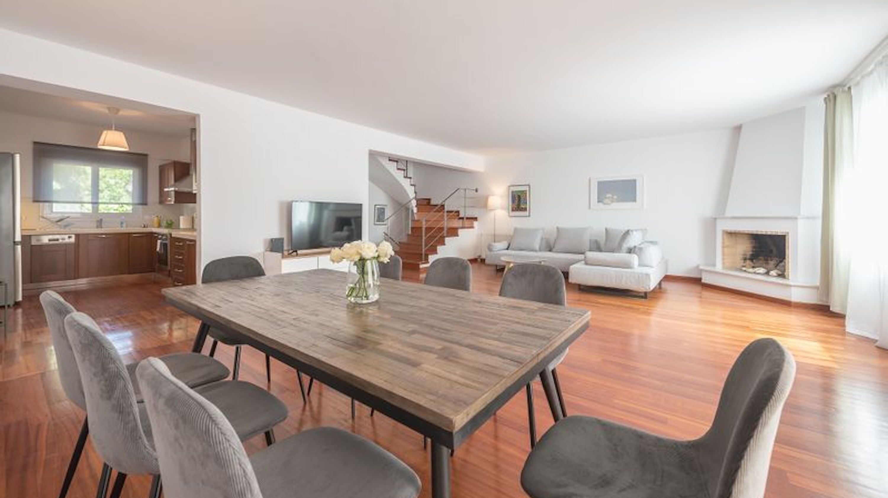 Biệt thự, 5 phòng ngủ, phù hợp cho người khuyết tật, ban công | Phòng ăn