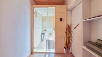 Villa, 5 Bedrooms, Accessible, Balcony | Interior