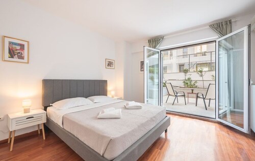 Adelos III Bloom Villa 5BR 360m² - Sauna - Rooftop